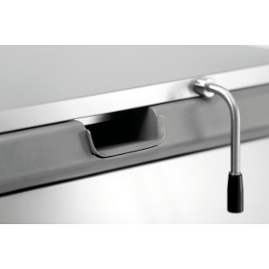 Kaasukäyttöinen 700-moottorilla varustettu kallistettava paistinpannu